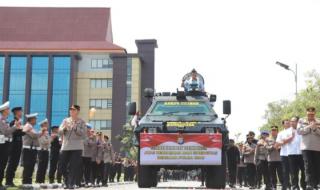 Diarak Baracuda Dikalungkan Bunga, Irjen Iqbal Lepas Marsma TNI Setiawan